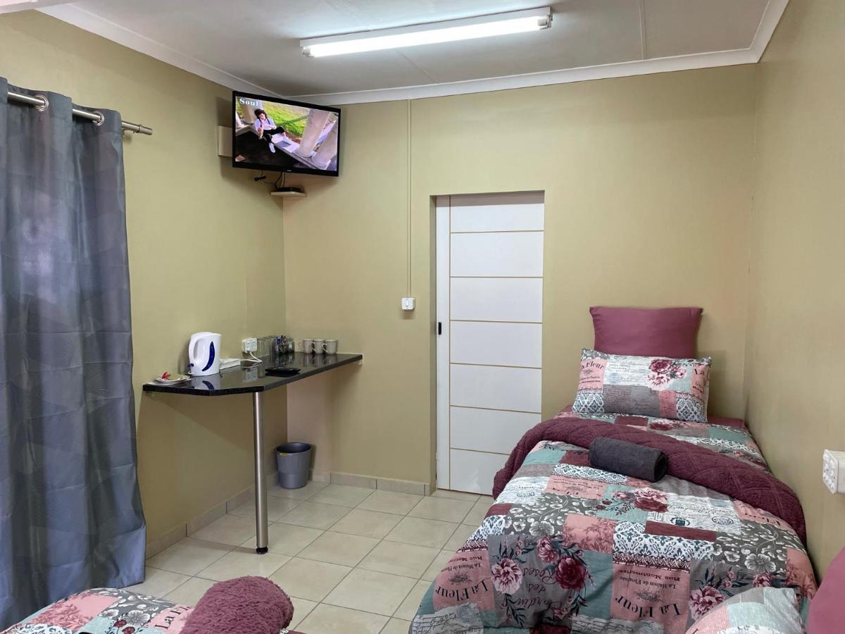 Hotel 4 On Sirius Polokwane Esterno foto