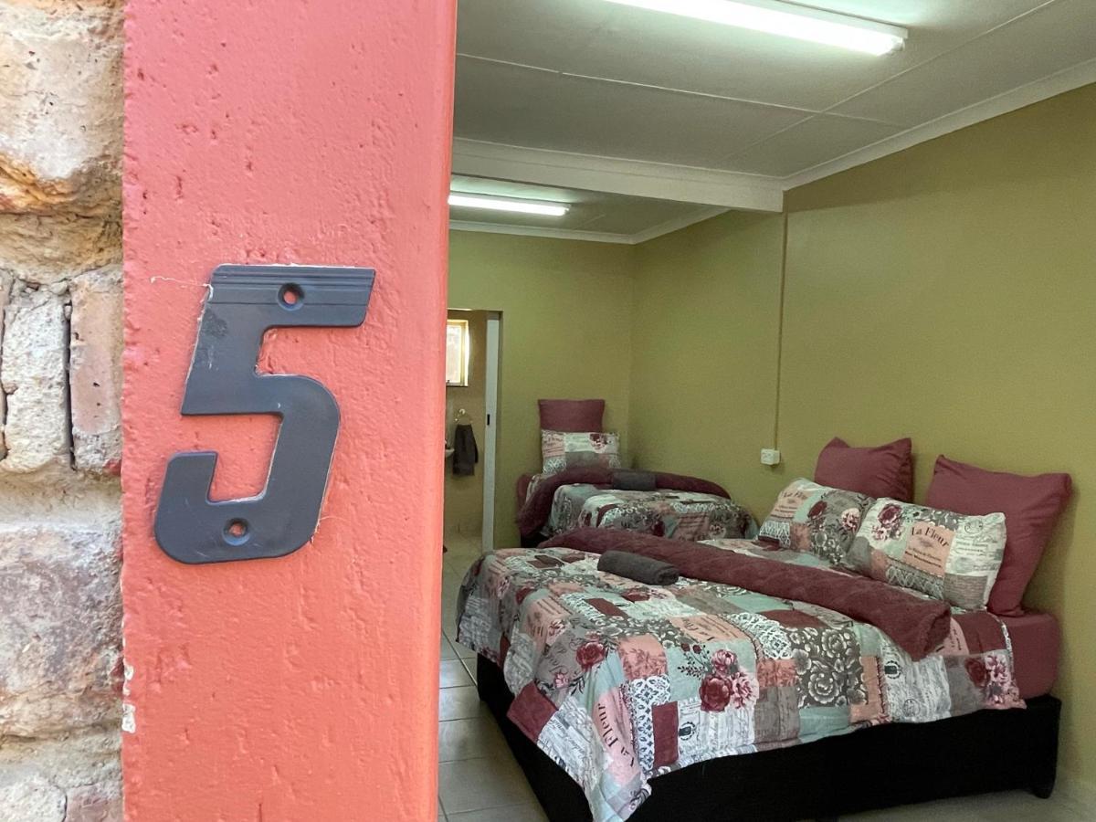 Hotel 4 On Sirius Polokwane Esterno foto