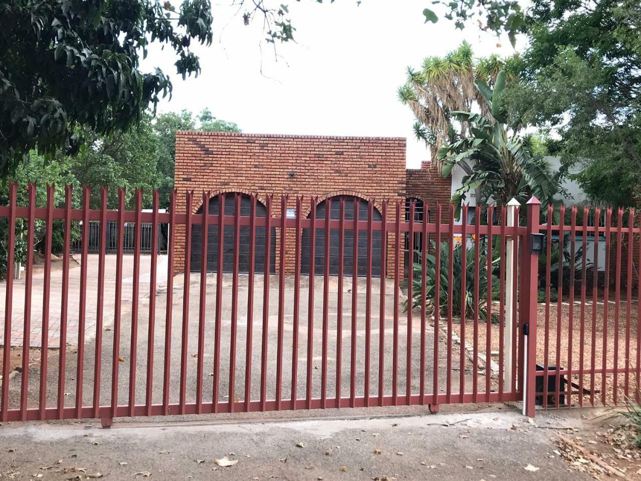 Hotel 4 On Sirius Polokwane Esterno foto