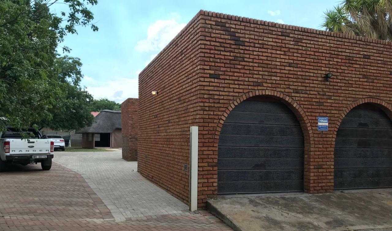 Hotel 4 On Sirius Polokwane Esterno foto