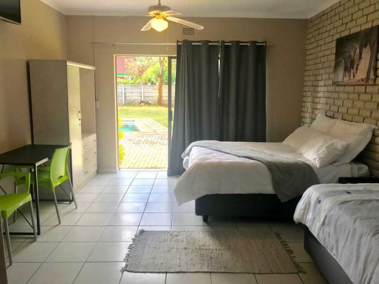 Hotel 4 On Sirius Polokwane Esterno foto