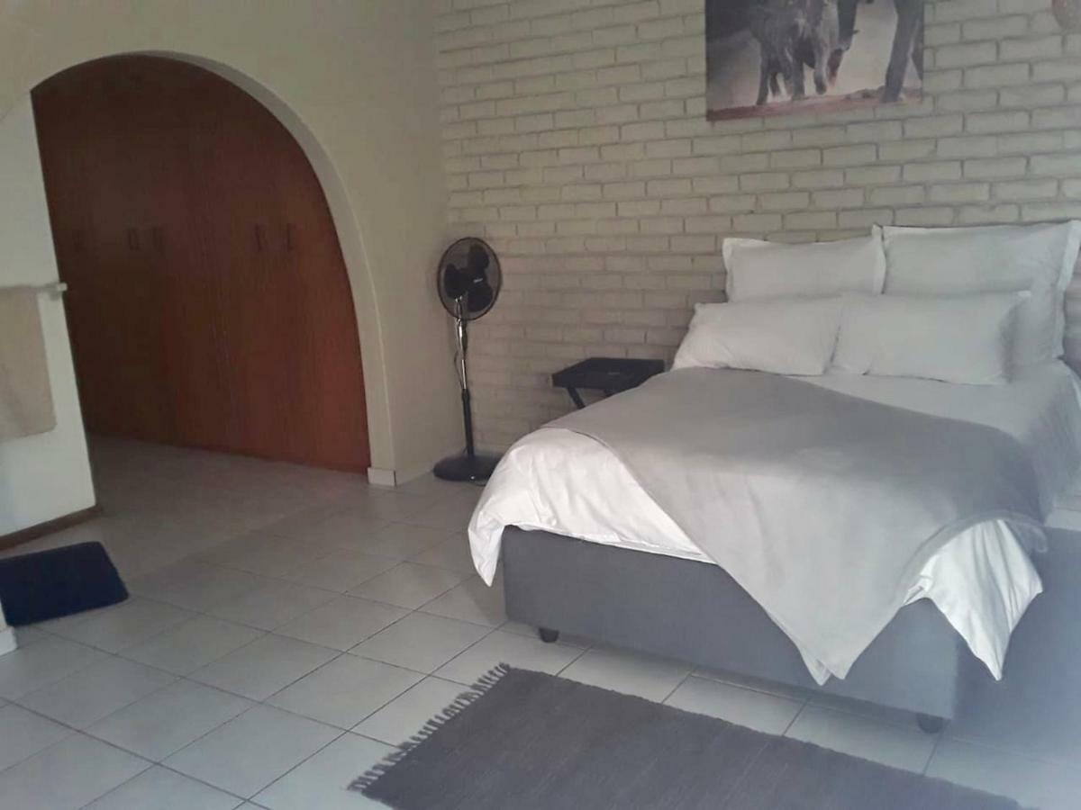 Hotel 4 On Sirius Polokwane Esterno foto