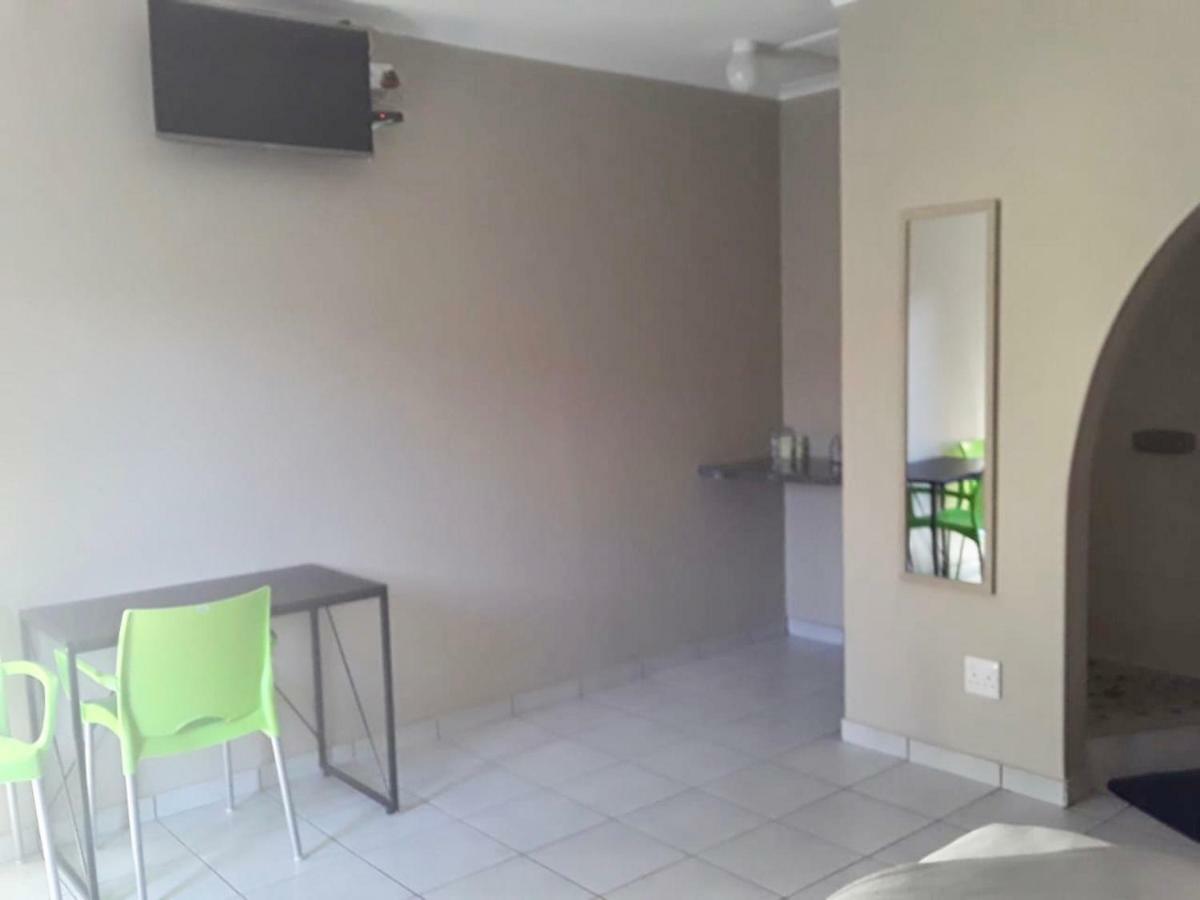 Hotel 4 On Sirius Polokwane Esterno foto