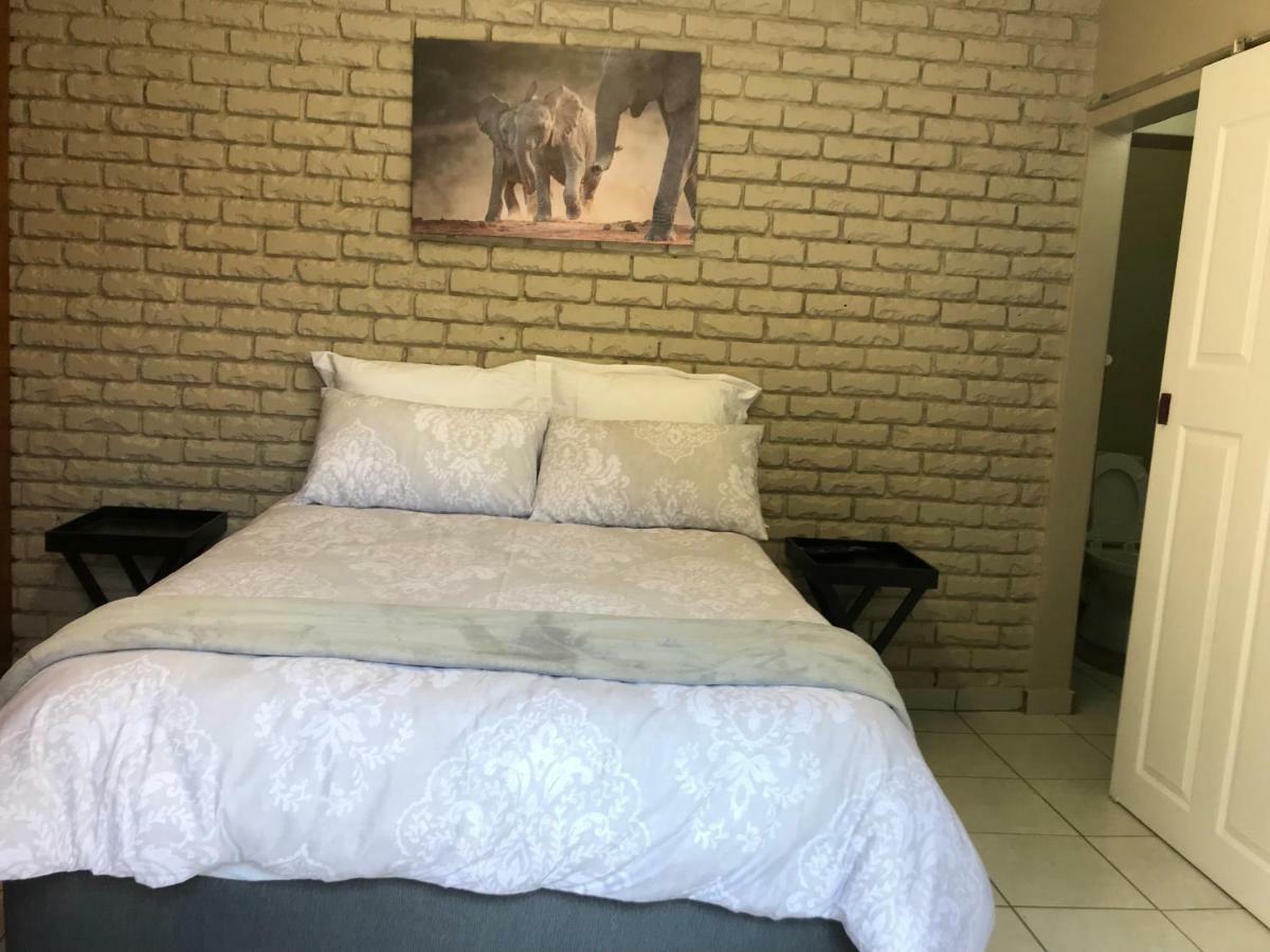 Hotel 4 On Sirius Polokwane Esterno foto